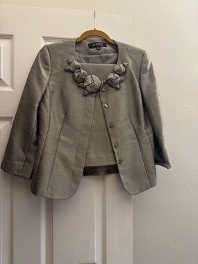 Kasper Women's Light Gray Floral Appliqué Jacket